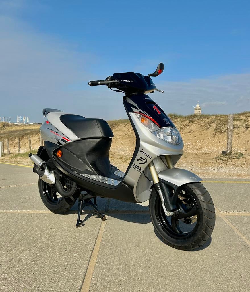 Peugeot Vivacity Silver Sport 2t Brom 45km 7304KM 1e eig., Tweetakt, Gebruikt, Maximaal 45 km/u, Ophalen of Verzenden
