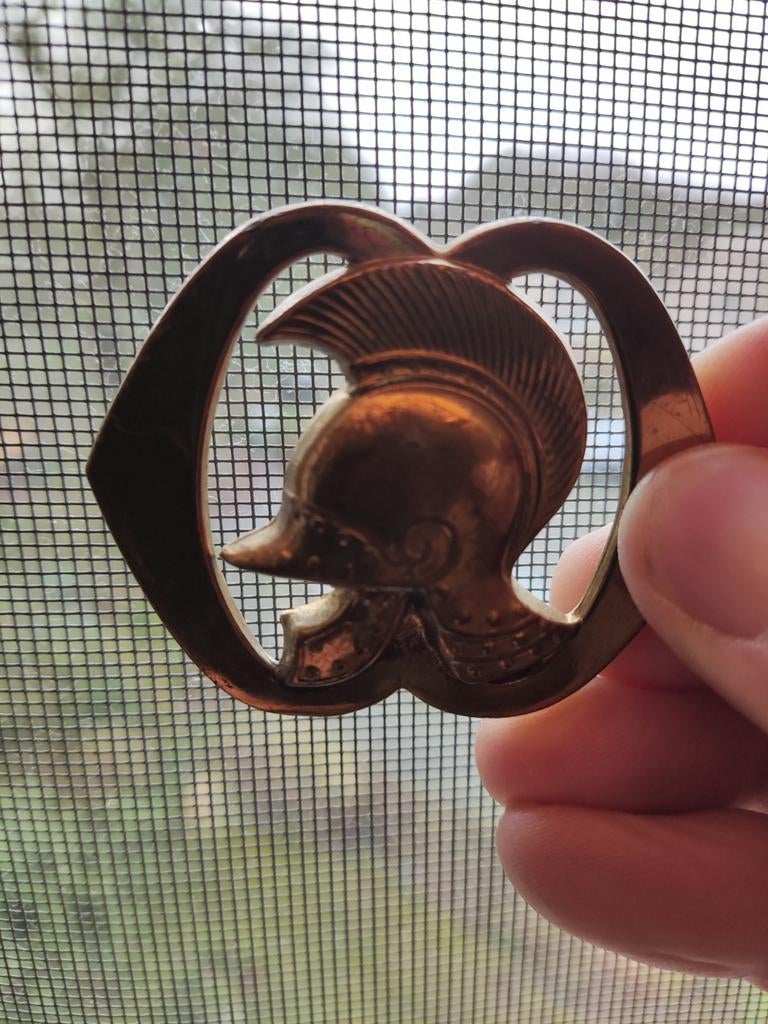 Oud model Genie Embleem met losse punt helmvizier rand., Verzamelen, Militaria | Algemeen, Ophalen of Verzenden