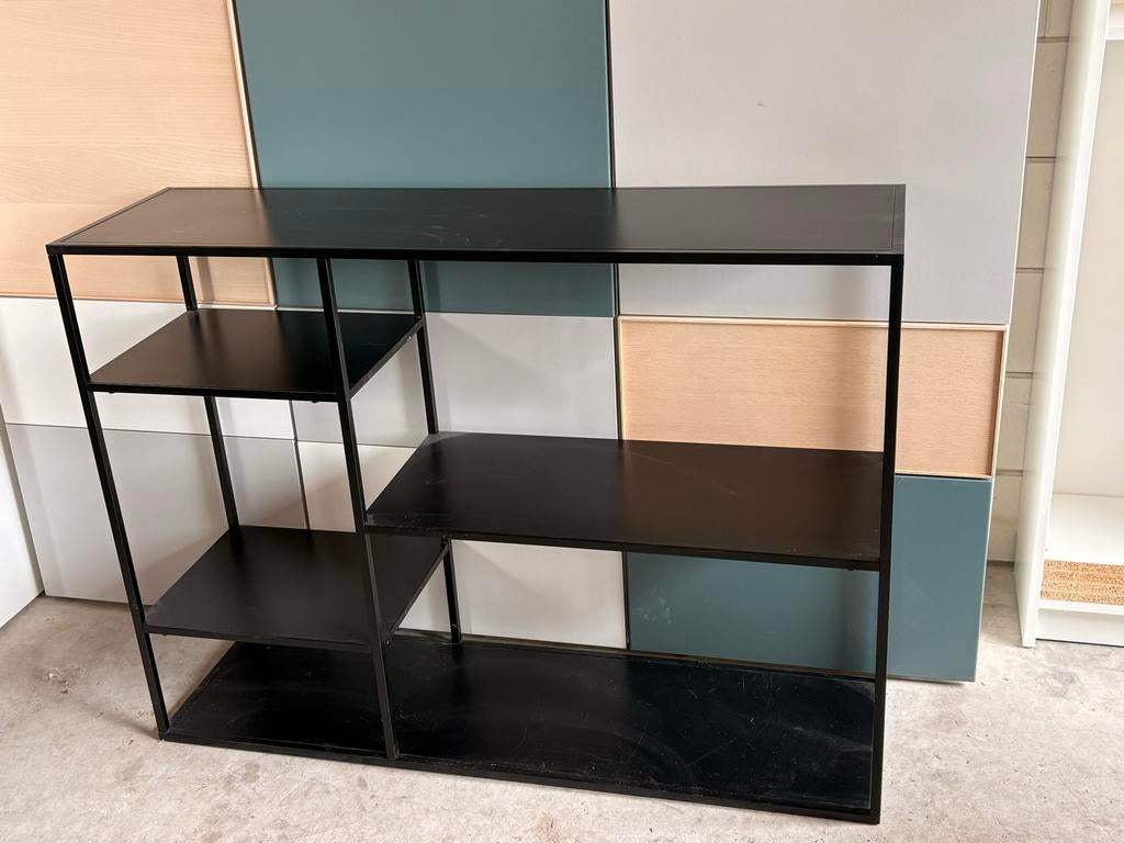 Open kastje dressoir zwart, Ophalen, Met plank(en), Gebruikt, 100 tot 150 cm