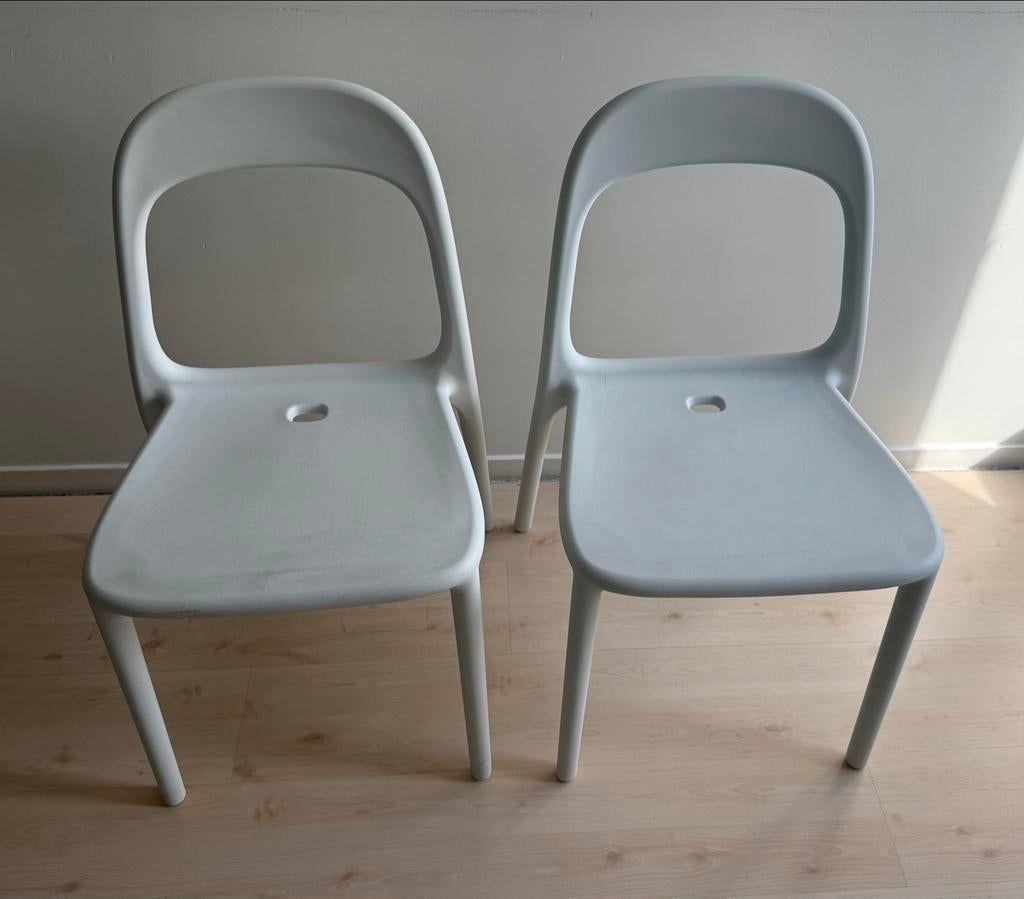 Hel stevige 2x IKEA URBAN stoelen - Wit Allebei ıs 50 euro, Kunststof, Twee, Wit, Ophalen of Verzenden