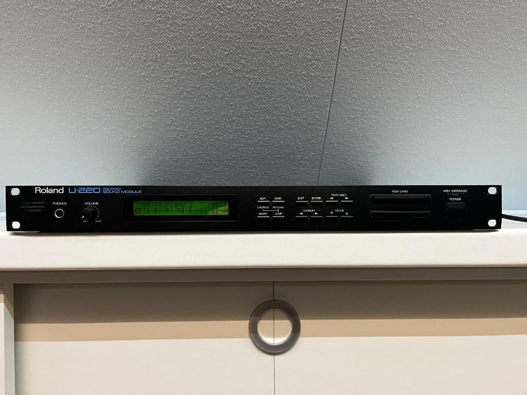 Roland U-220 + geluidsmodule, Muziek en Instrumenten, Soundmodules, Gebruikt, Roland, Ophalen of Verzenden