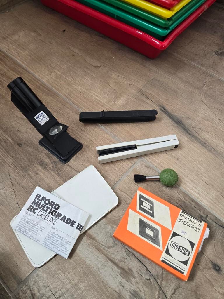 Diverse doka accessoires: Korrelzoeker, stofpuffer, glaasjes, Ophalen of Verzenden, Gebruikt, Doka-onderdelen