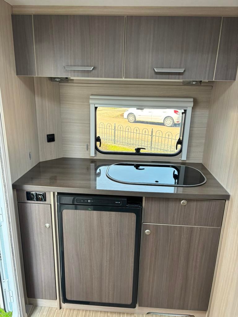 Dethleffs New Line Caravan - voortent, mover, airco, luifel, Standaardzit, 75 kg, Particulier, Kachel