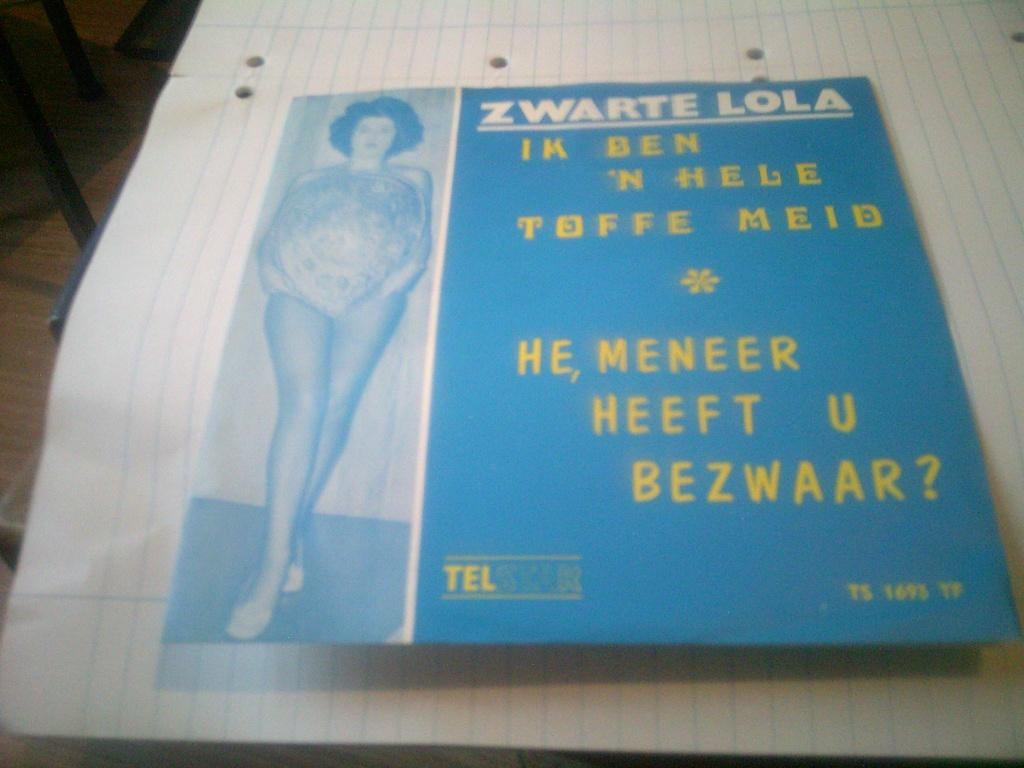 ZWARTE LOLA IK BEN ' N HELE TOFFE MEID ! - HE , MENEER HEEFT, Ophalen of Verzenden, Zo goed als nieuw, Overige formaten, Levenslied of Smartlap