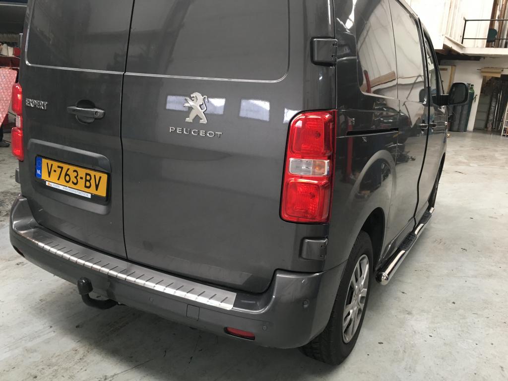Opel Vivaro 2019+ Bumperplaat, Niet ingevuld, Niet ingevuld, Niet ingevuld