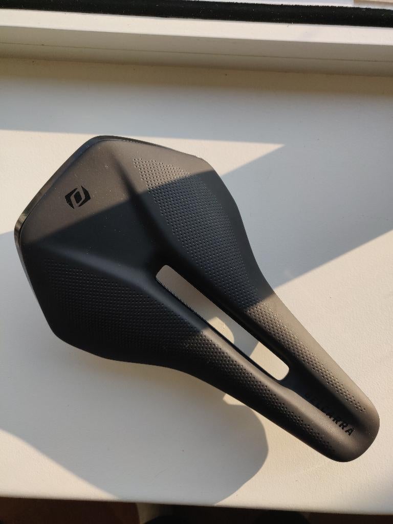 Syncros Belcarra V2.0 Neo fietszadel 145mm, Fietsen en Brommers, Fietsonderdelen, Racefiets, Nieuw, Ophalen of Verzenden, Syncros