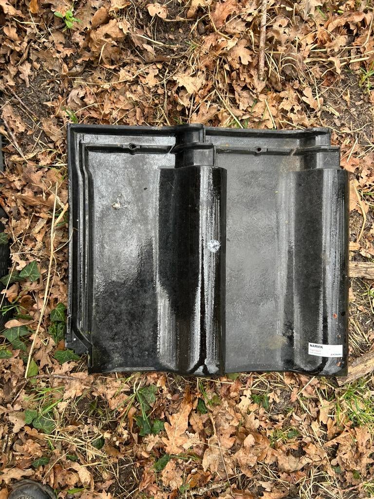 Ca 120 koramic flach dach zwart verglaasd, Steen of Klei, Zwart, Ophalen of Verzenden, Zo goed als nieuw