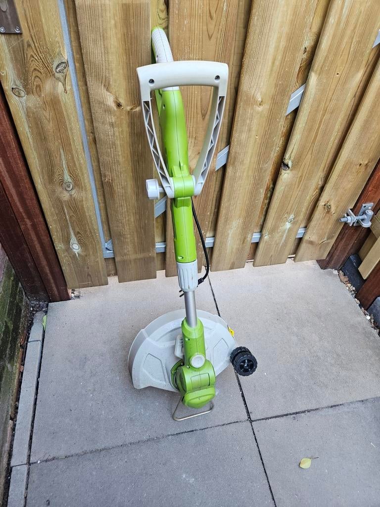 Elektrische grastrimmer Central Park 600W, Ophalen, Central Park, Zo goed als nieuw, 10 tot 30 cm