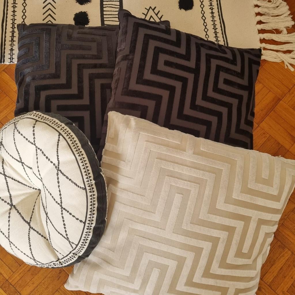 H&M 3  sierkussens, Ophalen of Verzenden, Zo goed als nieuw, Zwart, Vierkant