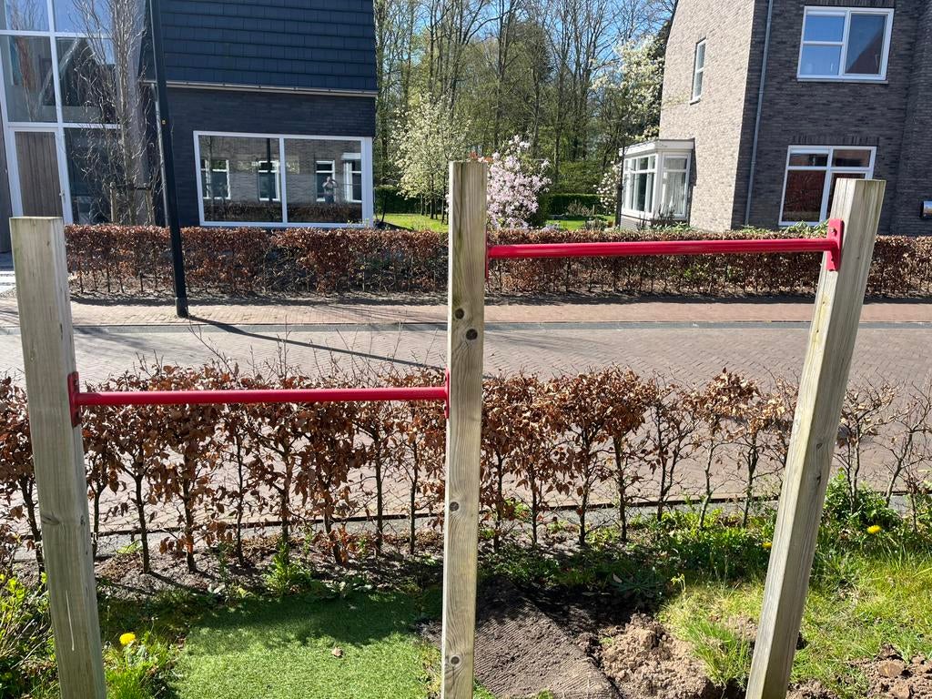 2 rekstokken / duikelstangen, Ophalen, Zo goed als nieuw