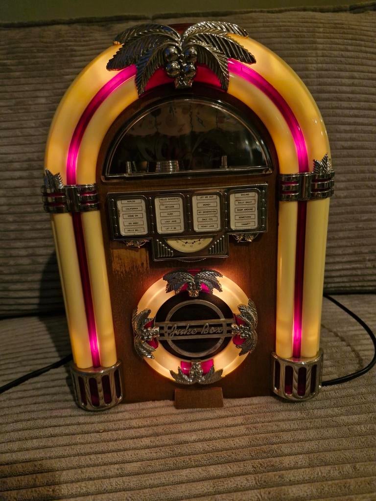 Jukebox met analoge radio en sfeervolle lichtjes, Verzamelen, Automaten | Jukeboxen, Ophalen, Gebruikt