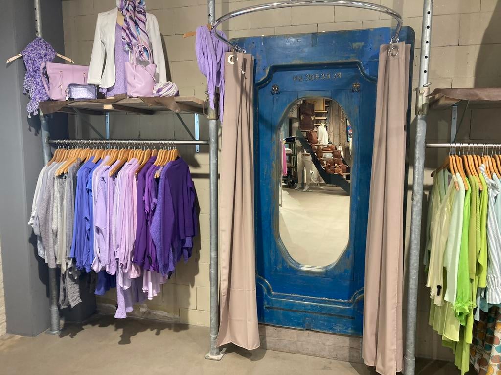 Zeer gave spiegel / paskamer, Ophalen, Gebruikt, 200 cm of meer, Nvt