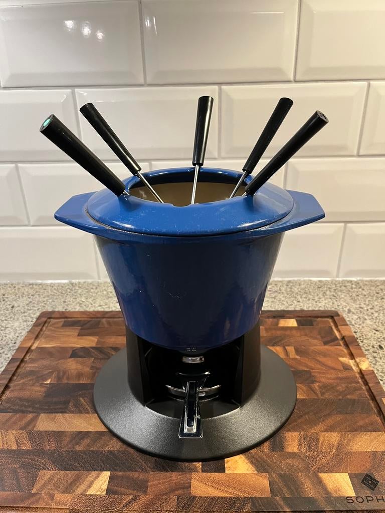 Le creuset fondue pan, Ophalen of Verzenden, Zo goed als nieuw, Gietijzer, Koekenpan of Braadpan