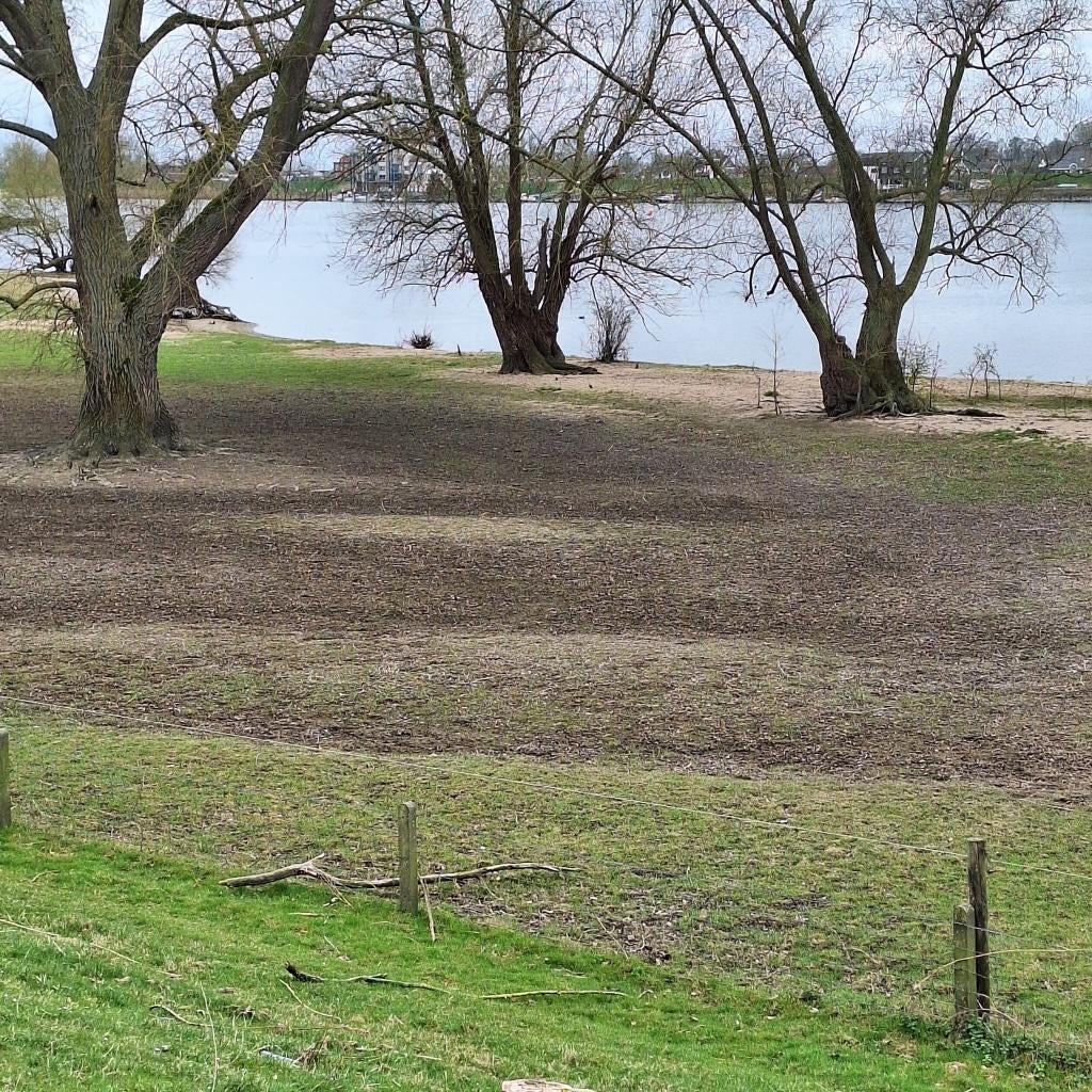 Kavel grond 16050 m2 aan het water voor b.v. recreatie., Verkoop zonder makelaar, 1500 m² of meer