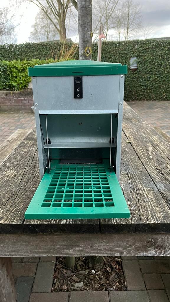 Automatische voerbak voor kippen / trapbak, Dieren en Toebehoren, Ophalen, Zo goed als nieuw, Drinken en Voederen