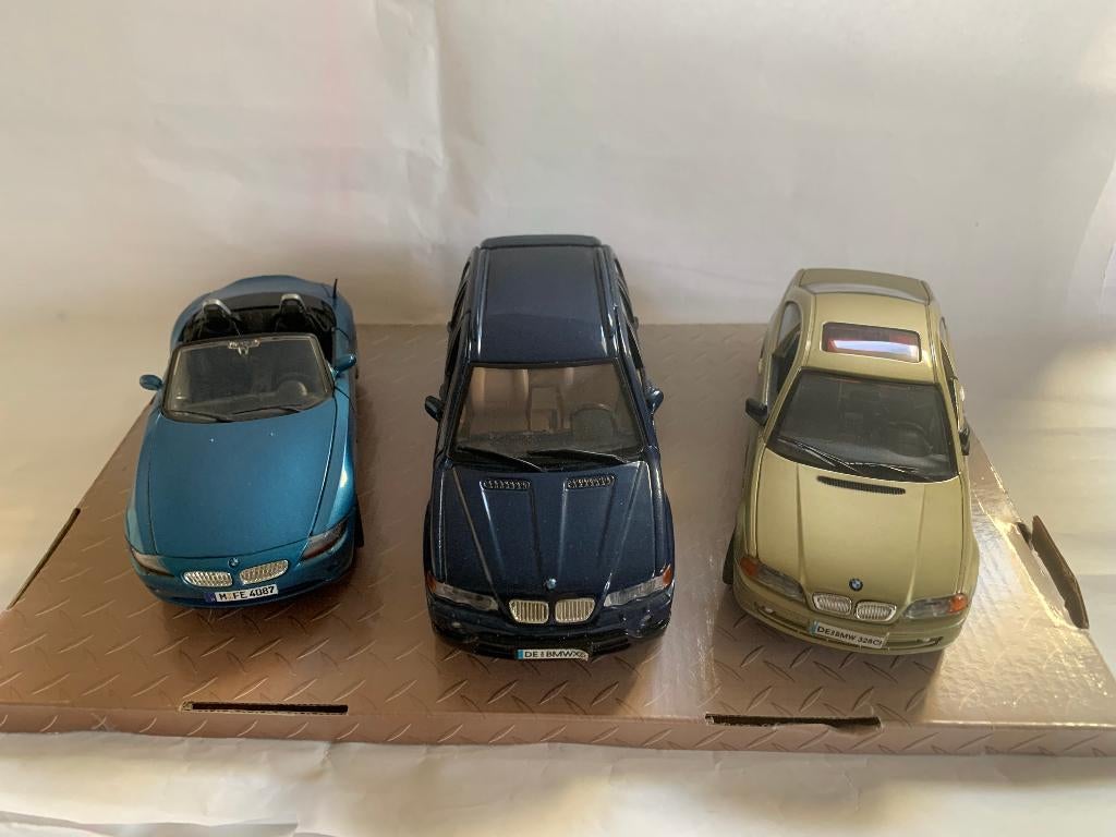 Pakket 3x BMW modelauto 1:24, Ophalen of Verzenden, Zo goed als nieuw, Auto, Overige merken