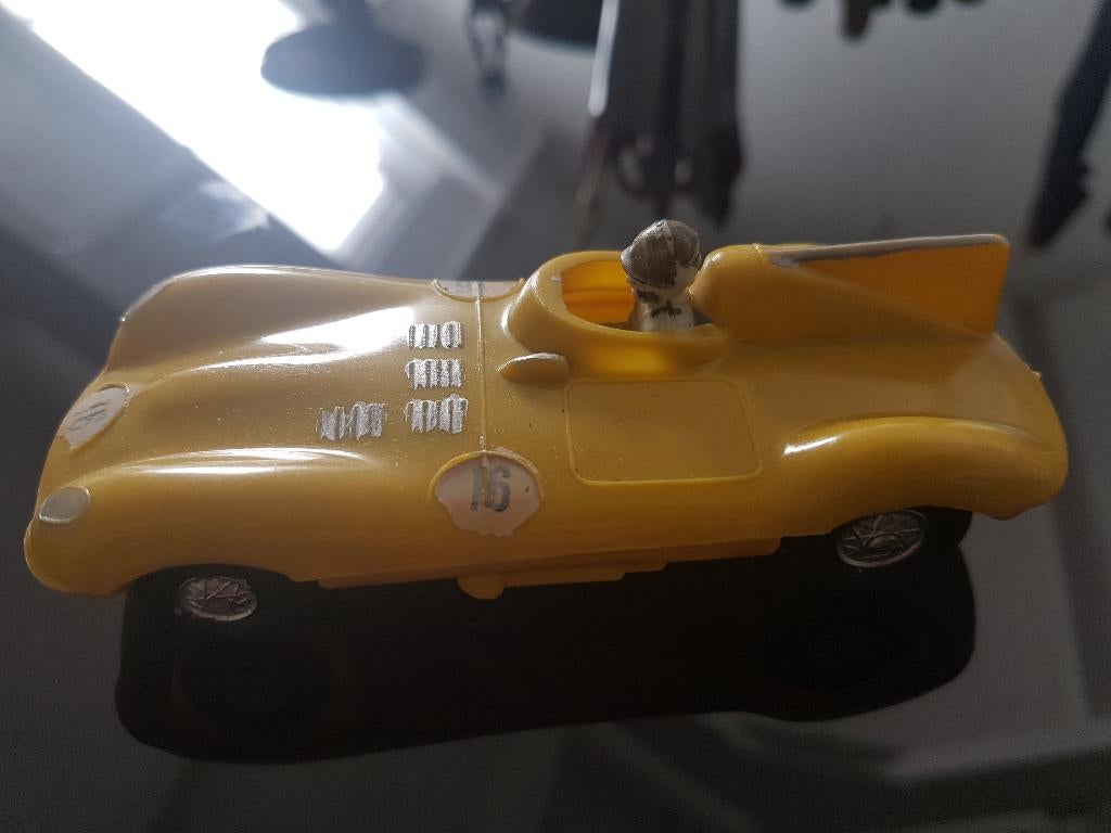 twee zeer unieke jaren '50 antieke isat toysauto's €175, Antiek en Kunst, Antiek | Speelgoed, Ophalen of Verzenden