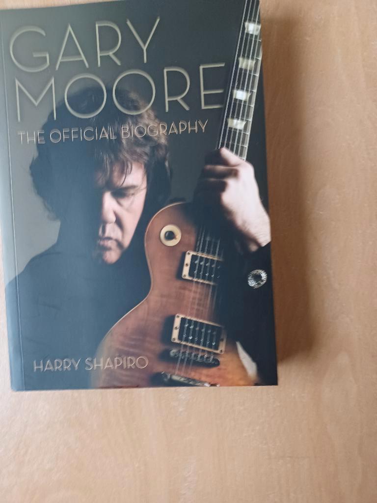 HARRY SHAPIRO  -  GARY MOORE   The Official Biography, Artiest, Harry Shapiro, Ophalen, Gelezen