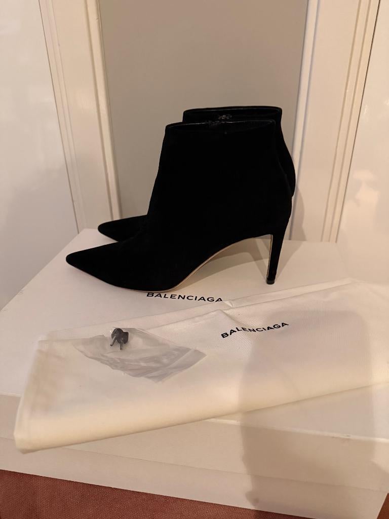balenciaga zwart suede chelsea ankle boots enkellaars | 38, Kleding | Dames, Schoenen, Zo goed als nieuw, Lage of Enkellaarzen