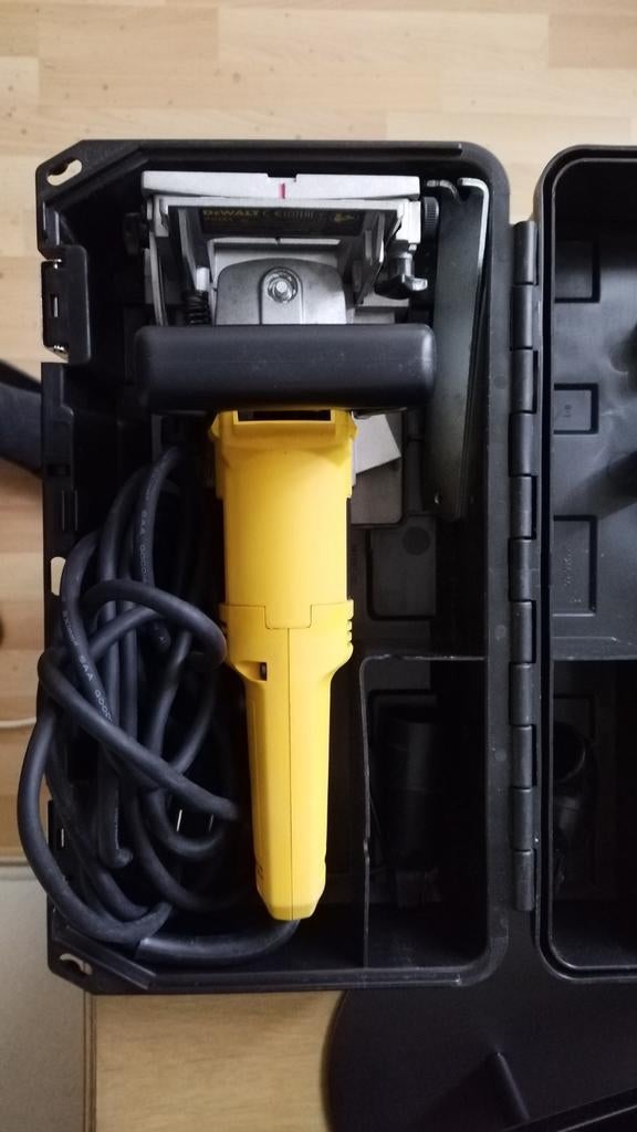 Dewalt DW682 QS lamellenfrees, Ophalen, Zo goed als nieuw