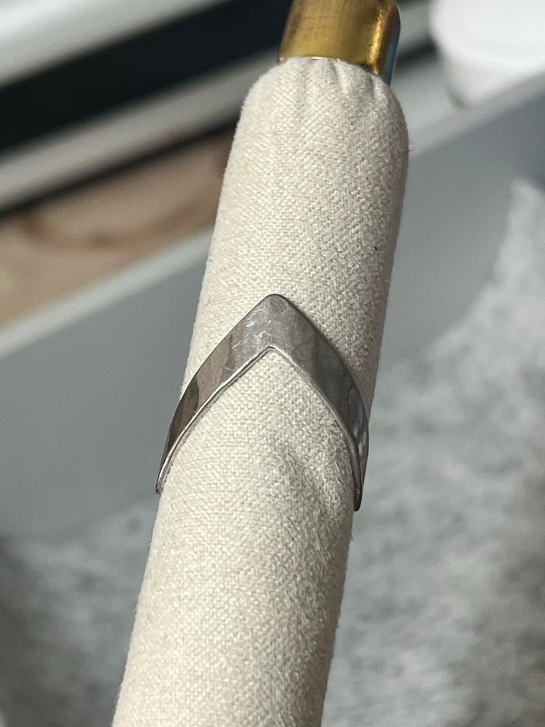 Zilveren ring 925 - V vorm, Sieraden, Tassen en Uiterlijk, Ringen, 18 tot 19, Ophalen of Verzenden, Zo goed als nieuw, Dame of Heer