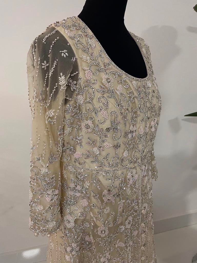 Beige Indiase lehenga met lange overgooier maat 40/42, Maat 38/40 (M), Overige typen, Beige, Ophalen of Verzenden