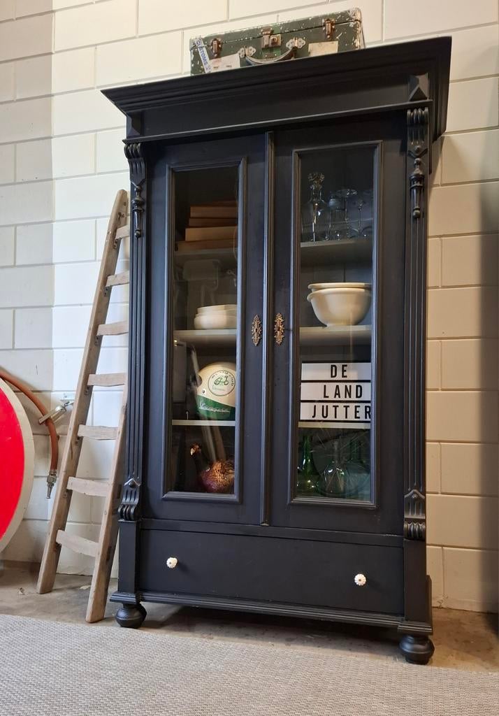 Brocante/Landelijke zwarte vitrinekast, Vintage buffetkast, Ophalen