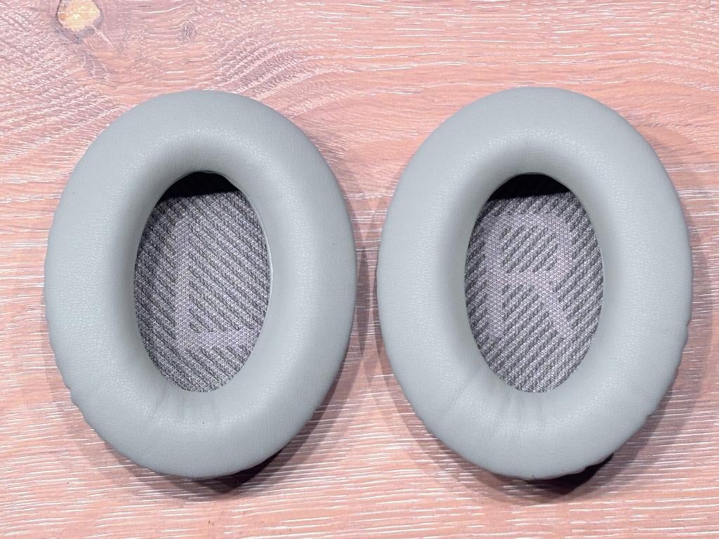 Lichtgrijze oorkussens voor Bose QuietComfort koptelefoon, Ophalen of Verzenden, Nieuw, Over oor (circumaural), Overige merken