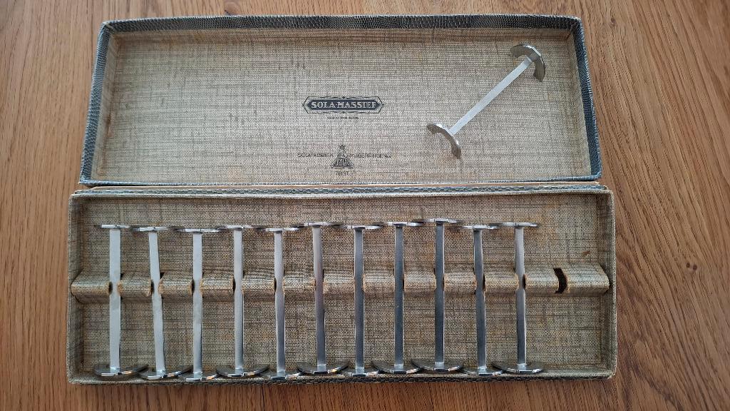 Messenleggers, Ophalen