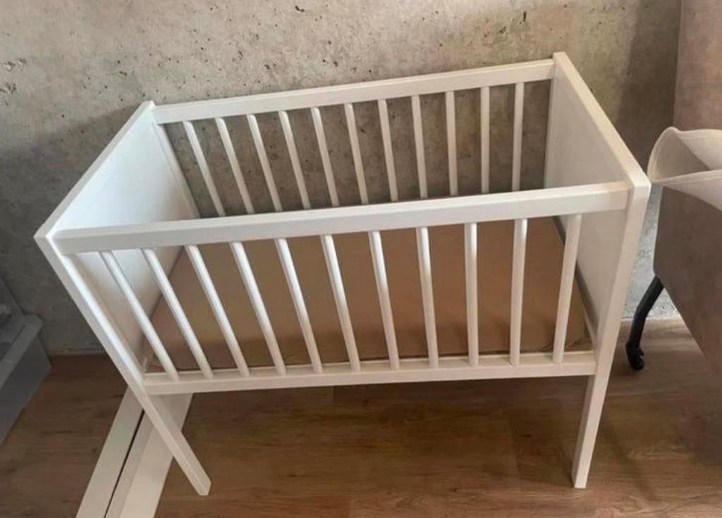 Cabino Wieg Floris Wit incl Bebies First Matras, Ophalen, Zo goed als nieuw, Wieg
