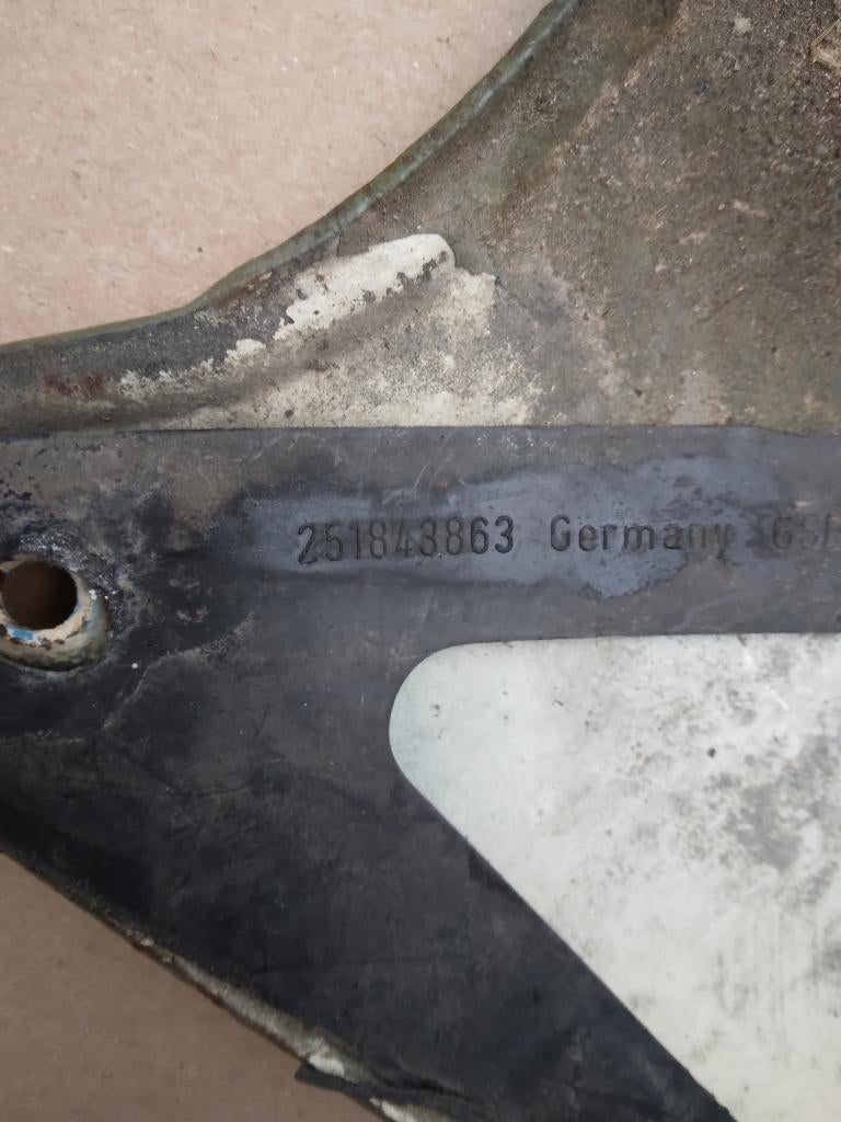 VW T3 Houder voor Automatische trede Schuifdeur 251843863, Ophalen of Verzenden, Gebruikt