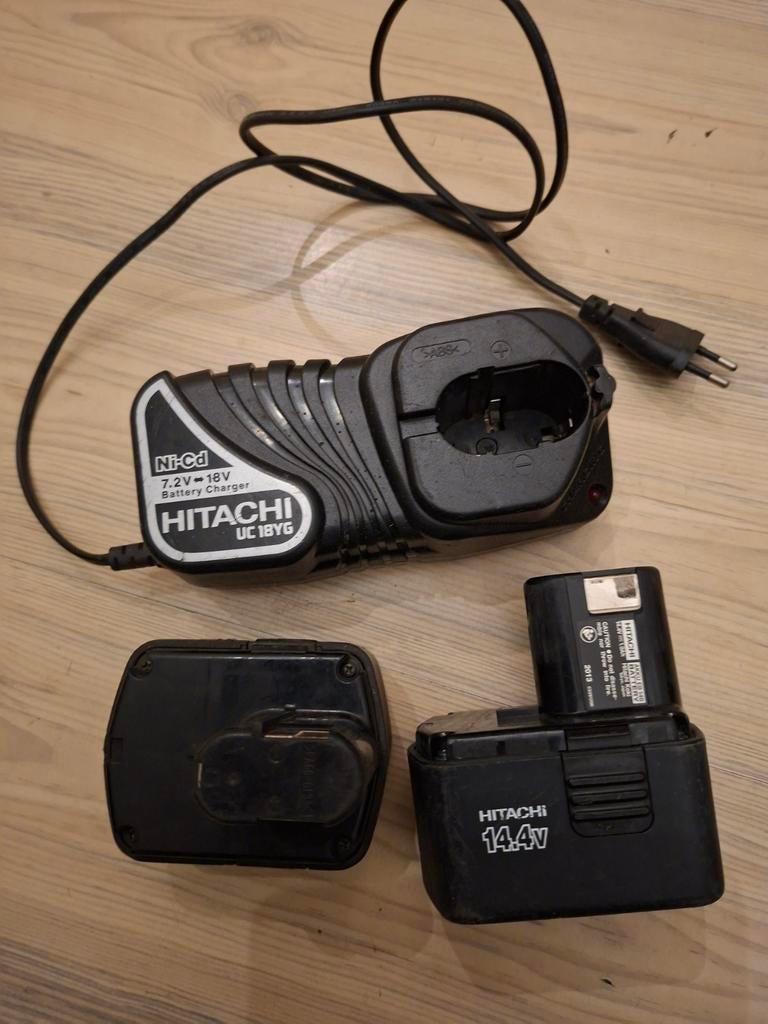Hitachi accu's met lader 14.4v, Doe-het-zelf en Verbouw, Gereedschap | Boormachines, Ophalen of Verzenden, Gebruikt, Minder dan 400 watt