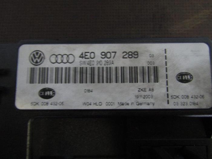 Computer Body Control van een Audi A8, Gebruikt, -, Verzenden, Audi