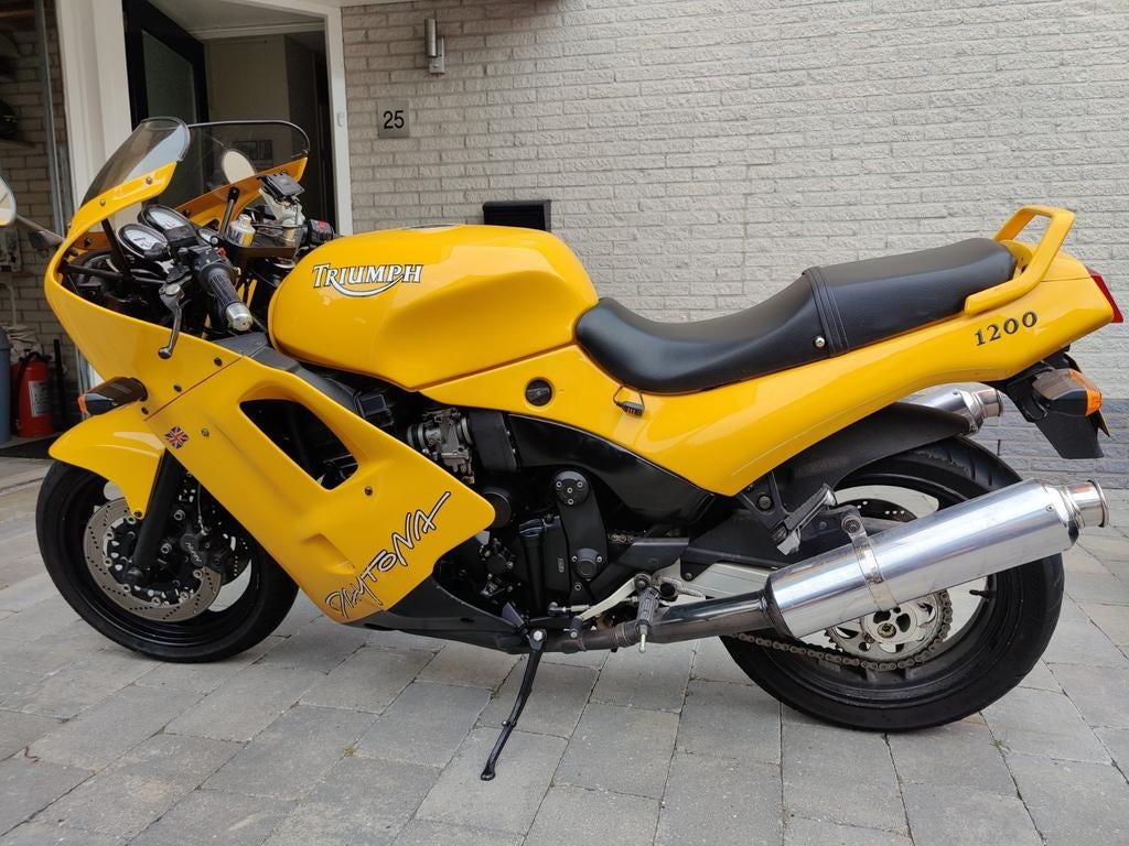 Triumph 1200 Daytona