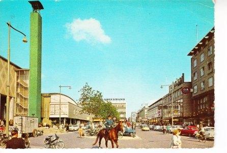 Rotterdam,-Beursplein. Politie- Brommer- C&A- Auto's. 15-01, Ophalen of Verzenden, 1960 tot 1980, Gelopen, Zuid-Holland