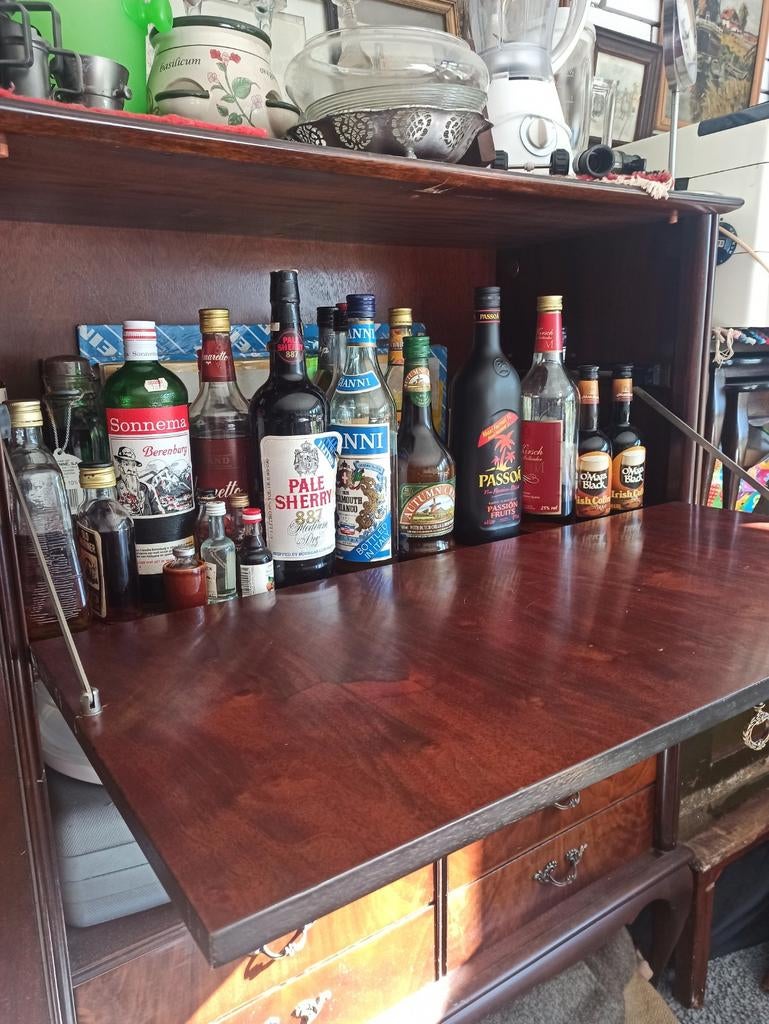 Queen ann kast & tafeltjes, Ophalen