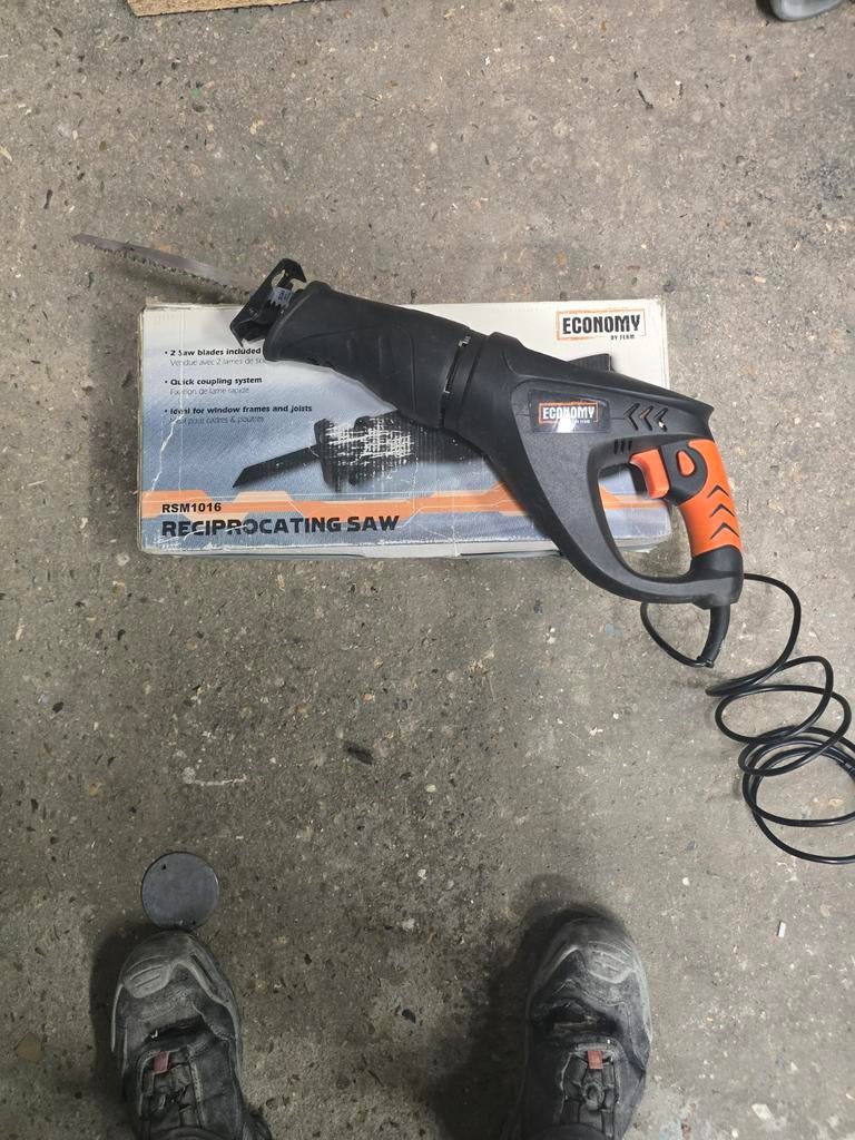 Economy Reciprozaag RSM1016 - Gebruikt, Ophalen of Verzenden, Gebruikt, 600 tot 1200 watt, Bandschuurmachine