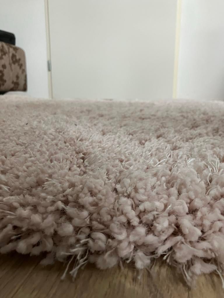 Hoogpolig vloerkleed lichtroze - Meisjeskamer, Ophalen, Zo goed als nieuw, 150 tot 200 cm, Rechthoekig