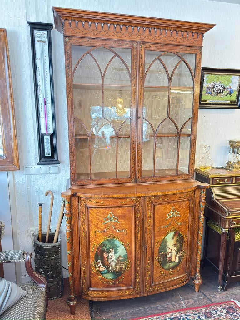 Prachtige Gedecoreerde Vitrine / Buffet kast, Ophalen