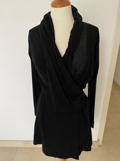 Elegant Jasje/blouse met sjaalkraag en overslag sluiting, Ophalen of Verzenden, Zo goed als nieuw, Maat 38/40 (M), Zwart