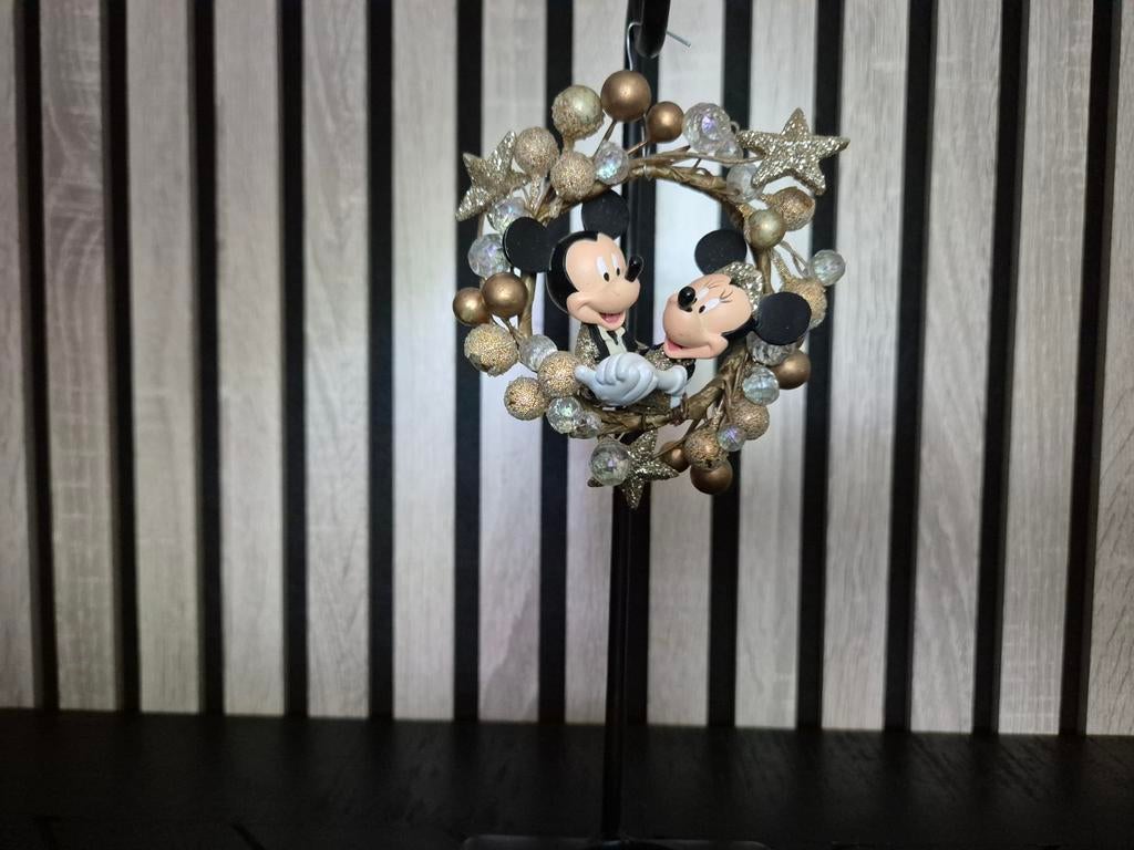 Disney kerstornament mickey en minnie gouden krans, Ophalen of Verzenden, Mickey Mouse, Zo goed als nieuw, Beeldje of Figuurtje