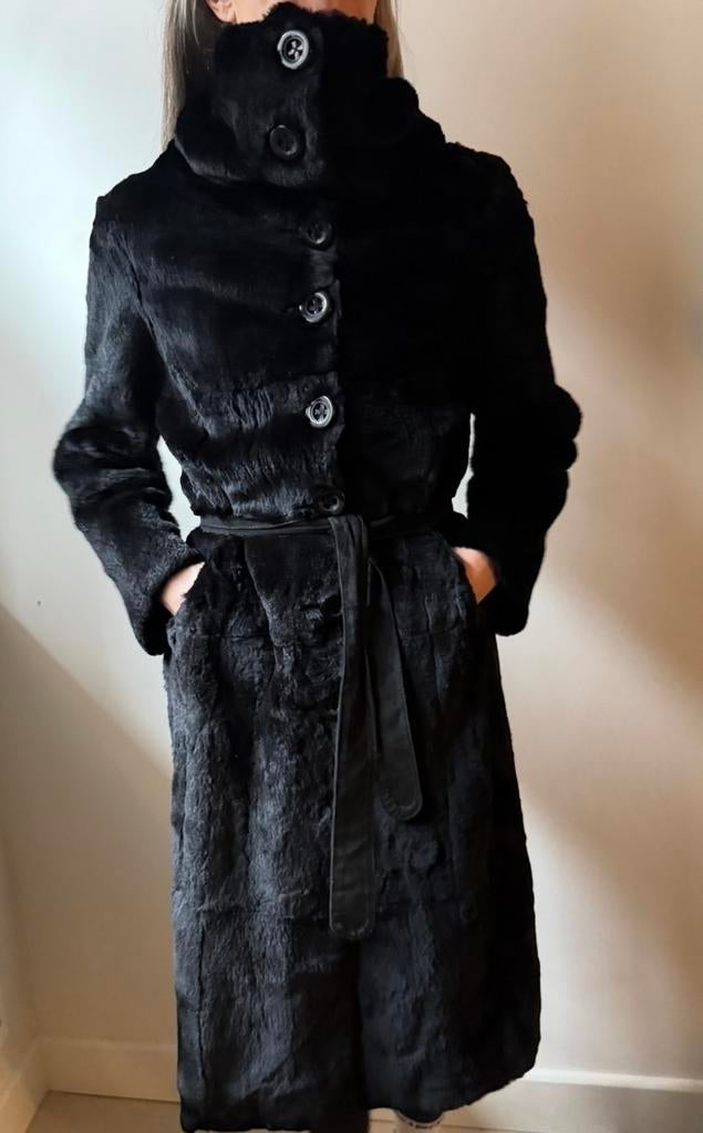 DNA fur coat , zwart - Maat M, Kleding | Dames, Jassen | Winter, Zo goed als nieuw, Maat 38/40 (M), Zwart, Verzenden