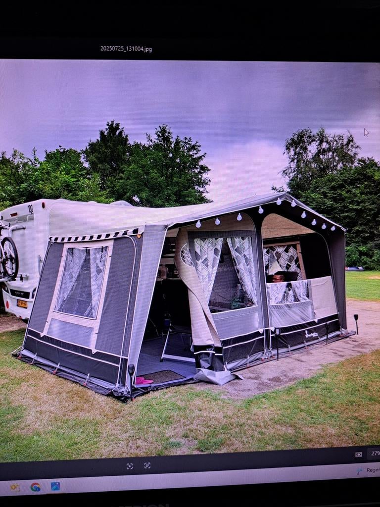 Mooie voortent voor caravan Isabella, Caravans en Kamperen, Voortenten en Luifels, Ophalen, Zo goed als nieuw, Isabella