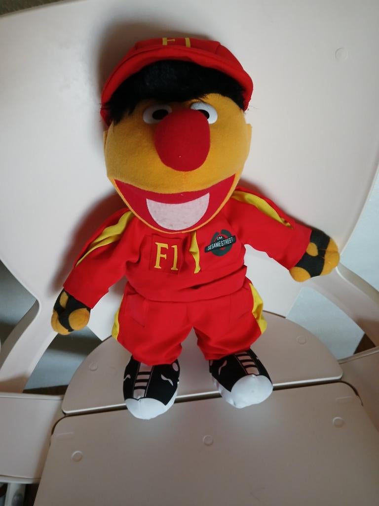 Sesamstraat Ernie Formule 1 Knuffel., Ophalen of Verzenden, Gebruikt, Overige typen