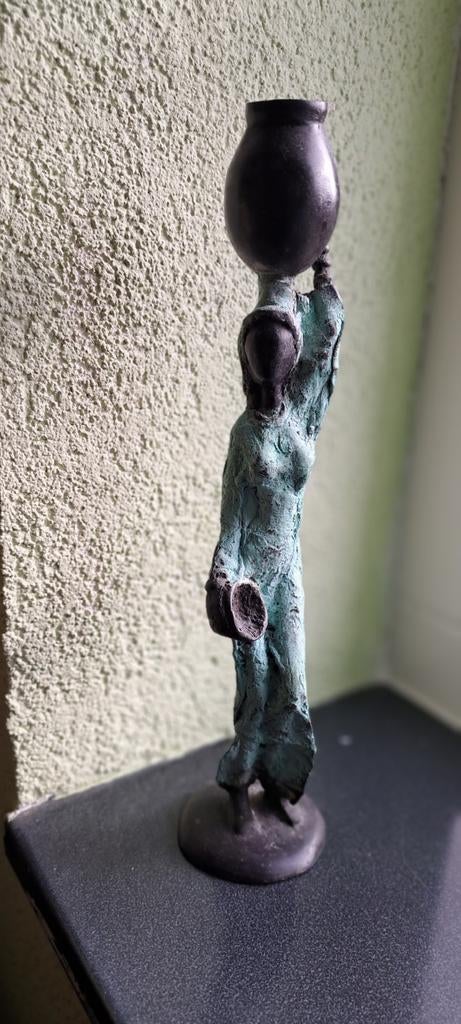 Sculptuur...vrouwtje met waterkuik, Ophalen of Verzenden