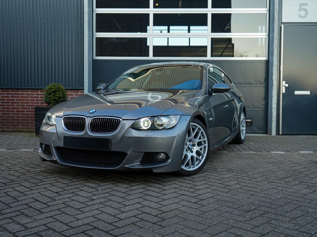 BMW E92 335i Coupé, 400+ pk, custom uitlaat, uniek!, Achterwielaandrijving, 4 stoelen, 11 km/l, Overige kleuren