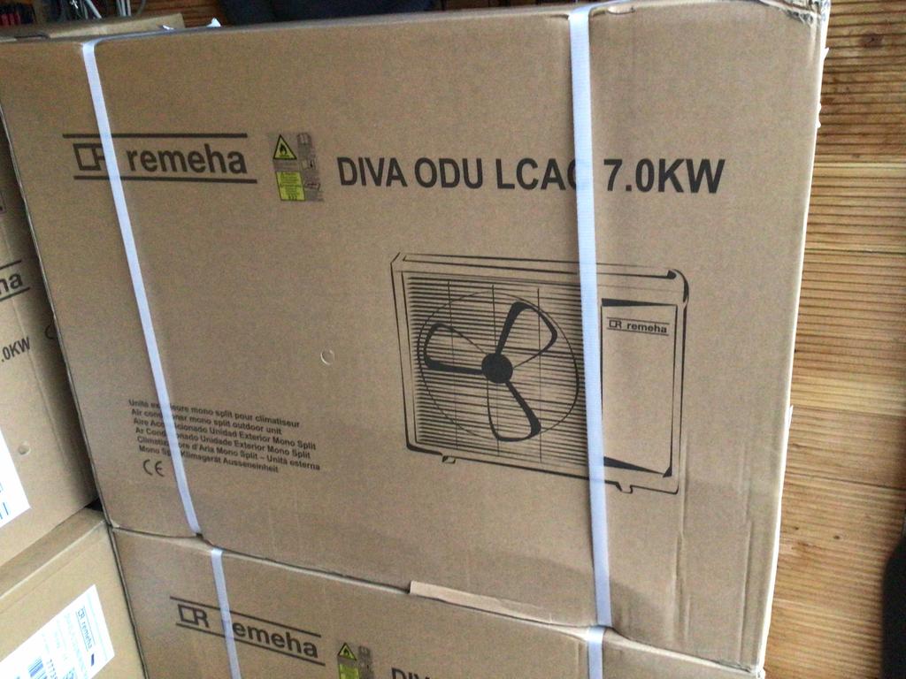 Remeha airco 7 kw plafond of vloer unit, Witgoed en Apparatuur, Airco's, Ophalen, Nieuw, 3 snelheden of meer, 100 m³ of groter