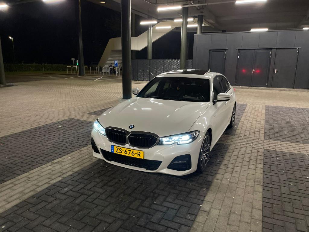 BMW 3-Serie 320i 184pk Aut 2019 Wit, Auto's, BMW, 1998 cc, 74 €/maand, 4 cilinders, Wit