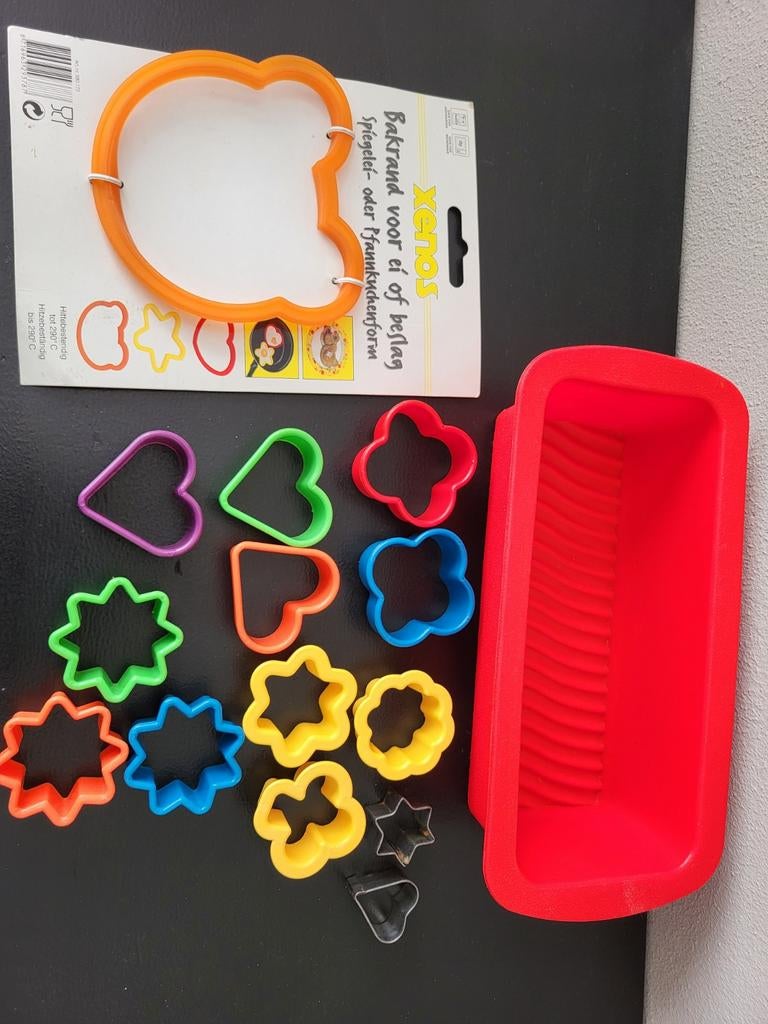 Bakvormen en koekjesvormen set, Ophalen of Verzenden, Gebruikt