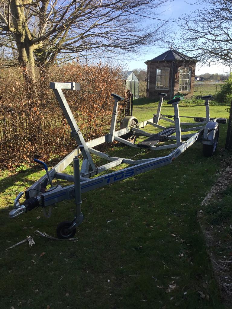 TDS geremde boottrailer voor open zeilboten tot 7 m met kiel, Watersport en Boten, Ophalen, Minder dan 1500 kg, Open zeilboottrailer